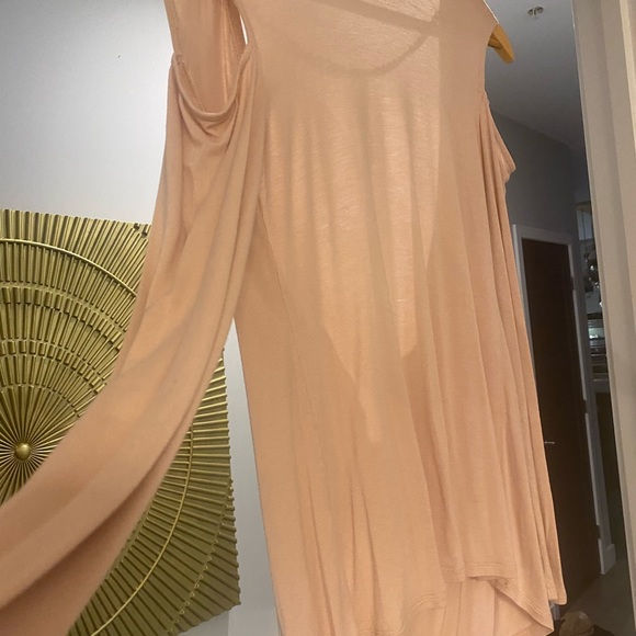 BCBGMAXAZRIA Dusty pink backless chained long sleeve - Picture 2 of 5